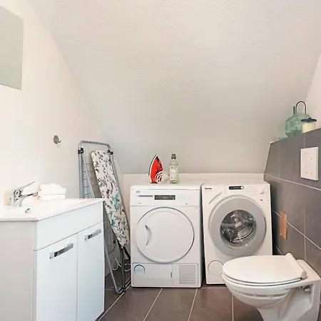 Modernes 80 Qm Mit Balkon Und Innenstadtnah Appartement