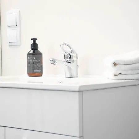 Appartement Modernes 80 Qm Mit Balkon Und Innenstadtnah *