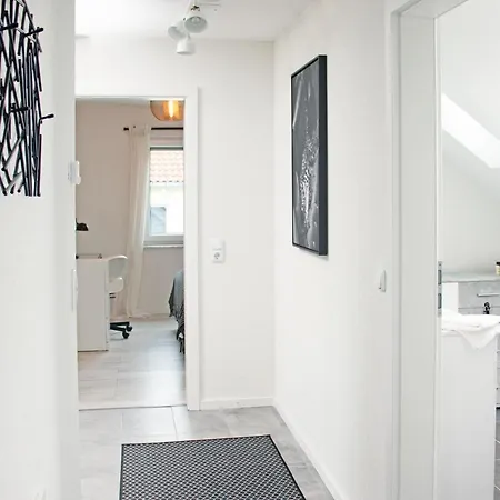 Modernes 80 Qm Mit Balkon Und Innenstadtnah Appartement